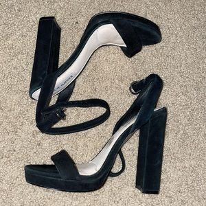 Steve Madden Black heels/sandals